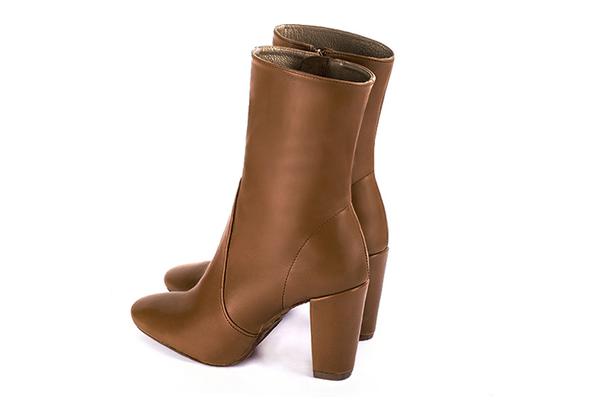 Caramel brown women's ankle boots with a zip on the inside. Round toe. High block heels. Rear view - Florence KOOIJMAN